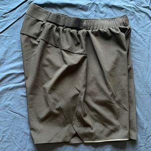 LULULEMON M's Surge Shorts W/ Liner SZ Small